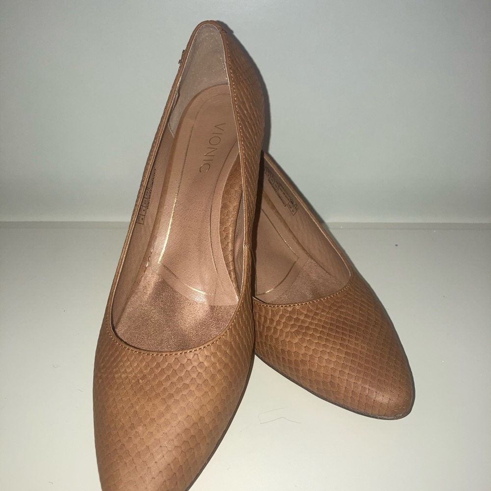Vionic Mia heels